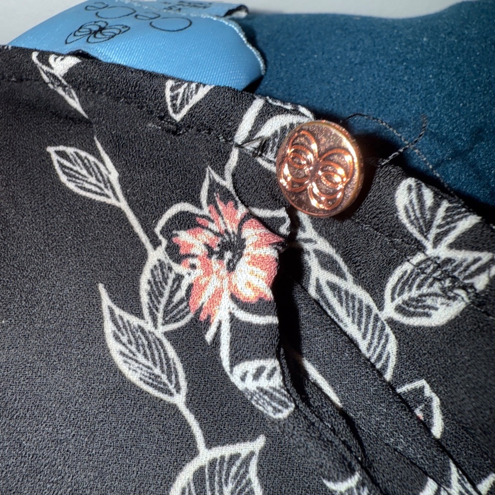 Tops - Picture 2 of 3